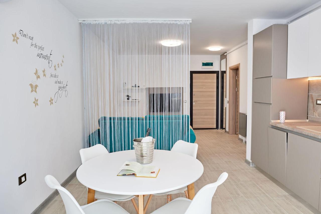 Sea Love Apt Spa N Pools Beach Resort Năvodari Eksteriør bilde